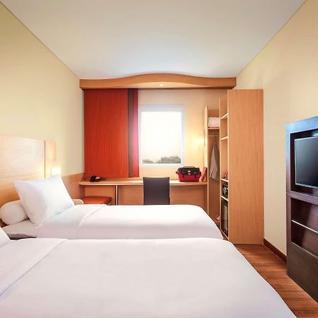 Ibis Makassar City Center Ngoại thất bức ảnh