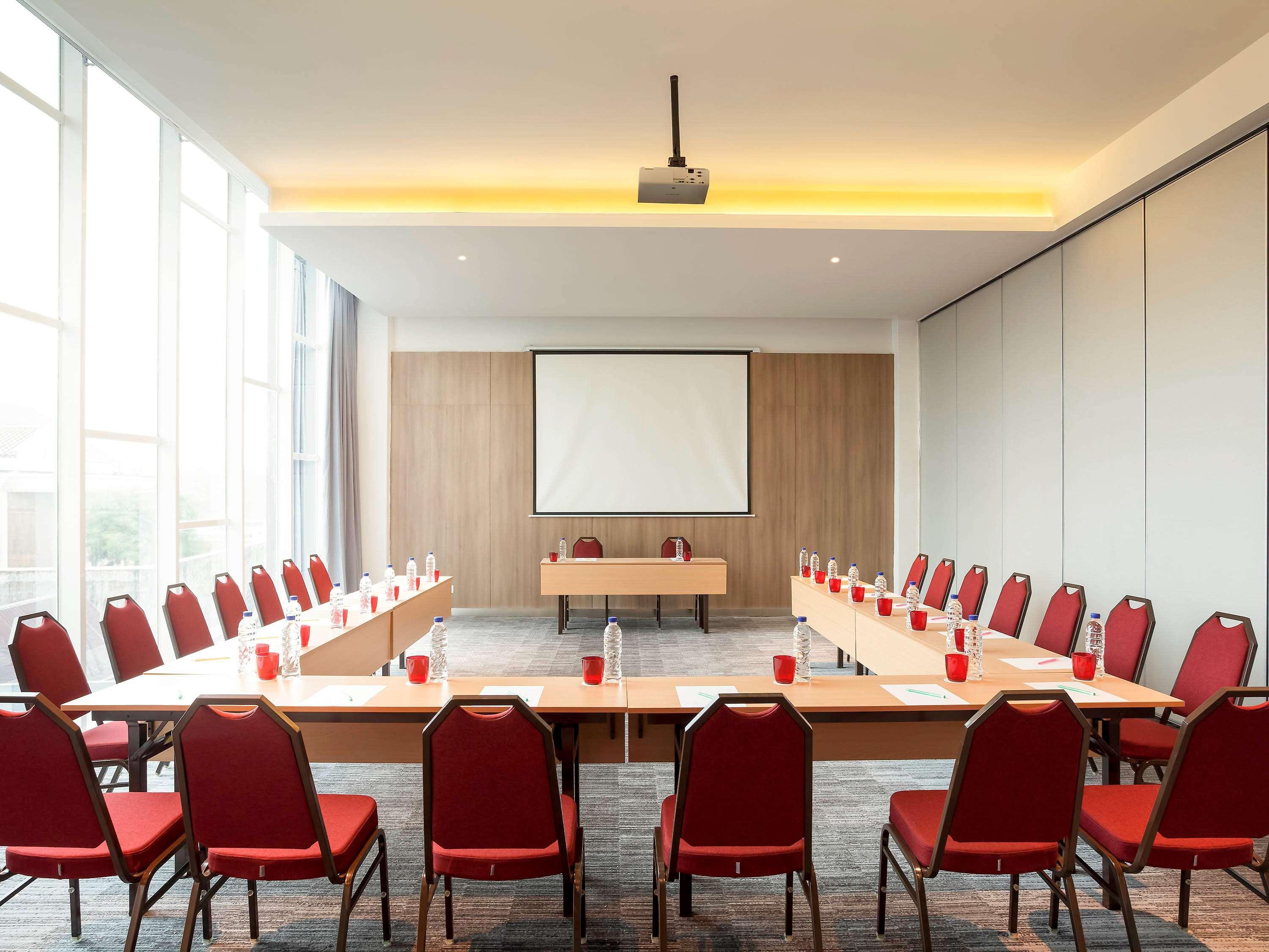 Ibis Makassar City Center Ngoại thất bức ảnh