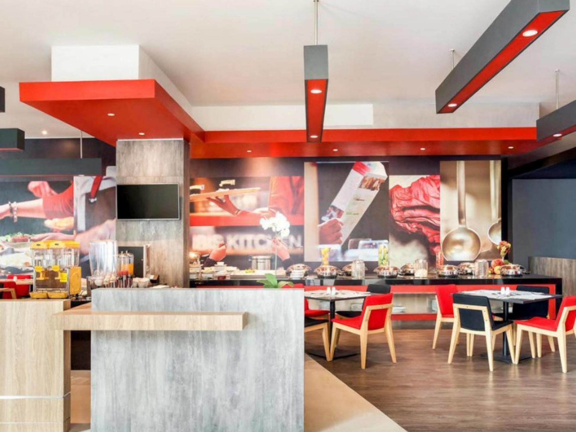 Ibis Makassar City Center Ngoại thất bức ảnh
