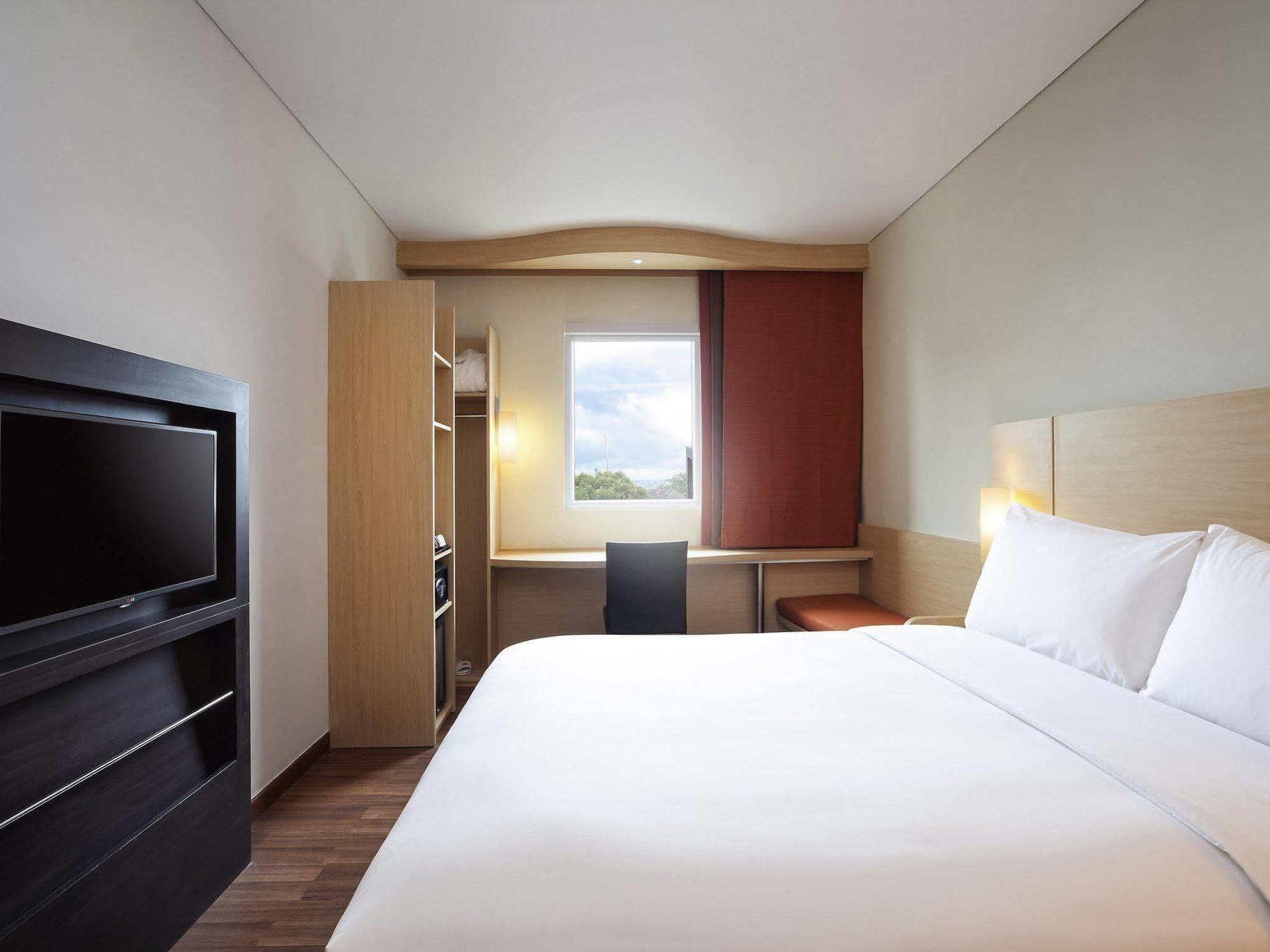 Ibis Makassar City Center Ngoại thất bức ảnh