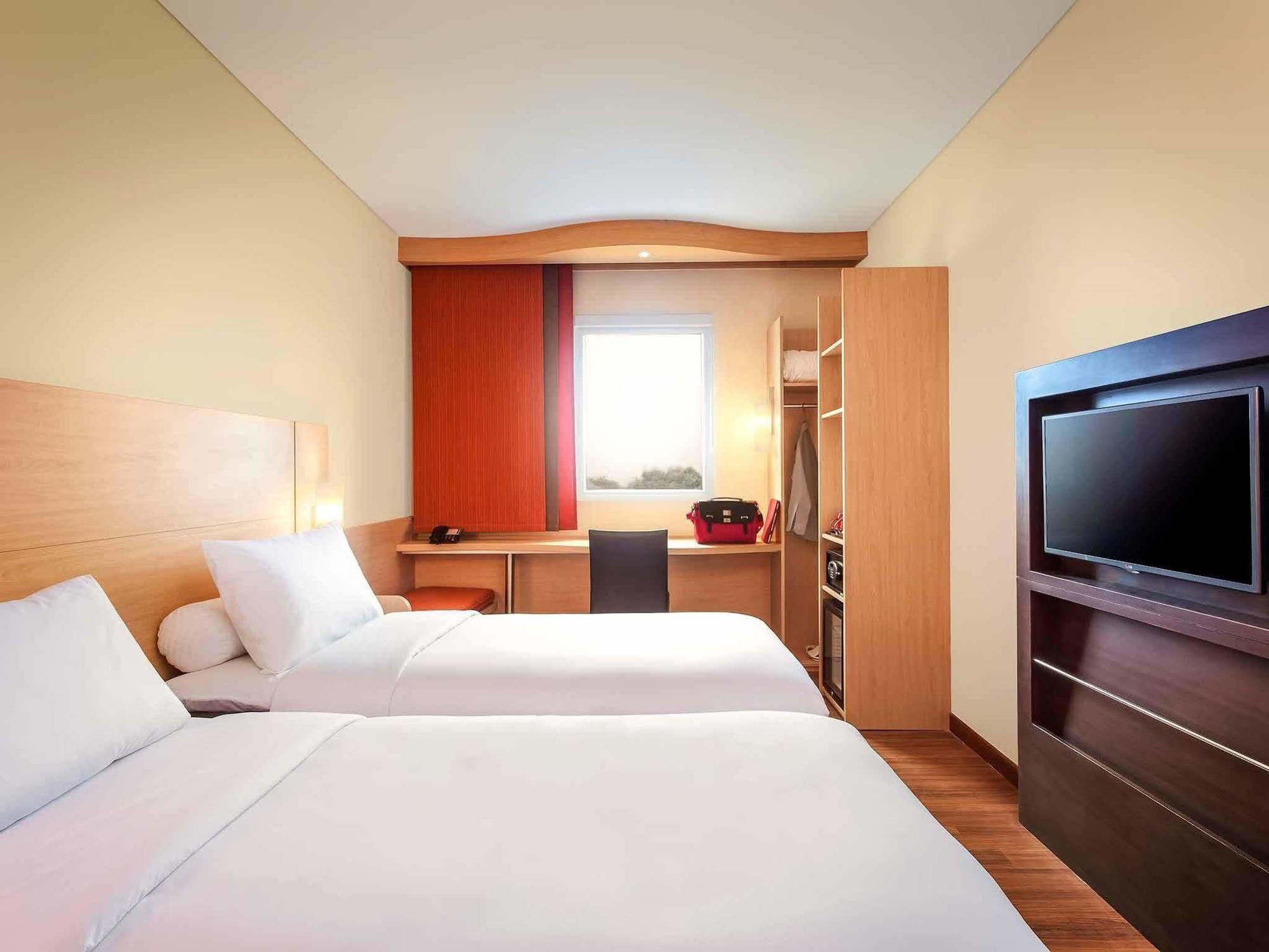 Ibis Makassar City Center Ngoại thất bức ảnh